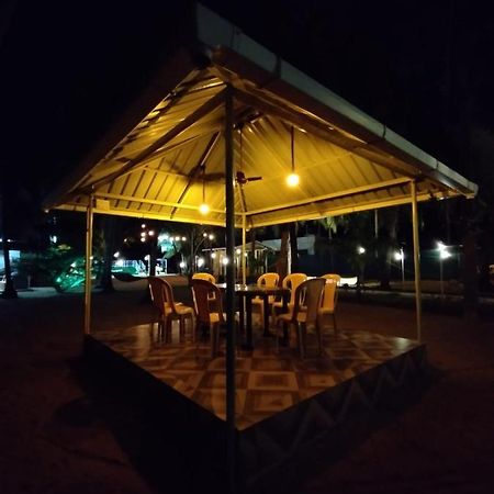 Hangout Kalyānpur Exterior foto
